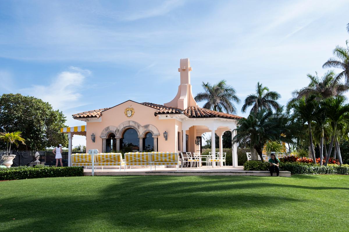 Catholics Pray for Trump at Mar-a-Lago, Vow to Stand Up for American Rights