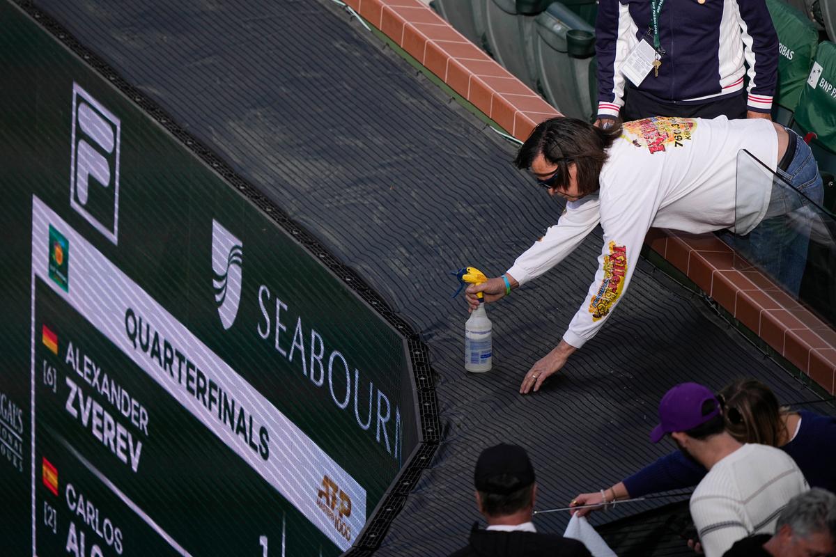 Bees Cause a Buzz and Lengthy Disruption at Indian Wells Tennis Tournament