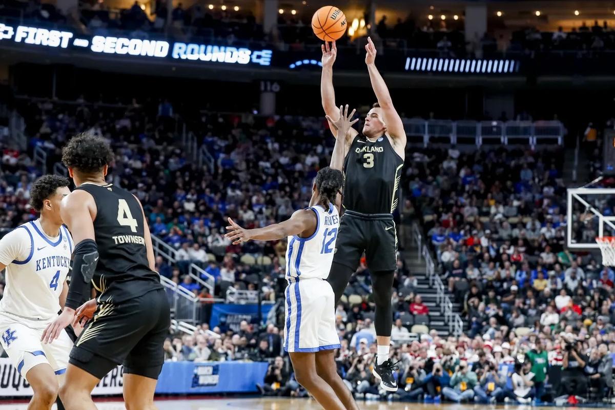 NCAA Tournament Roundup: No. 14 Oakland Ousts No. 3 Kentucky