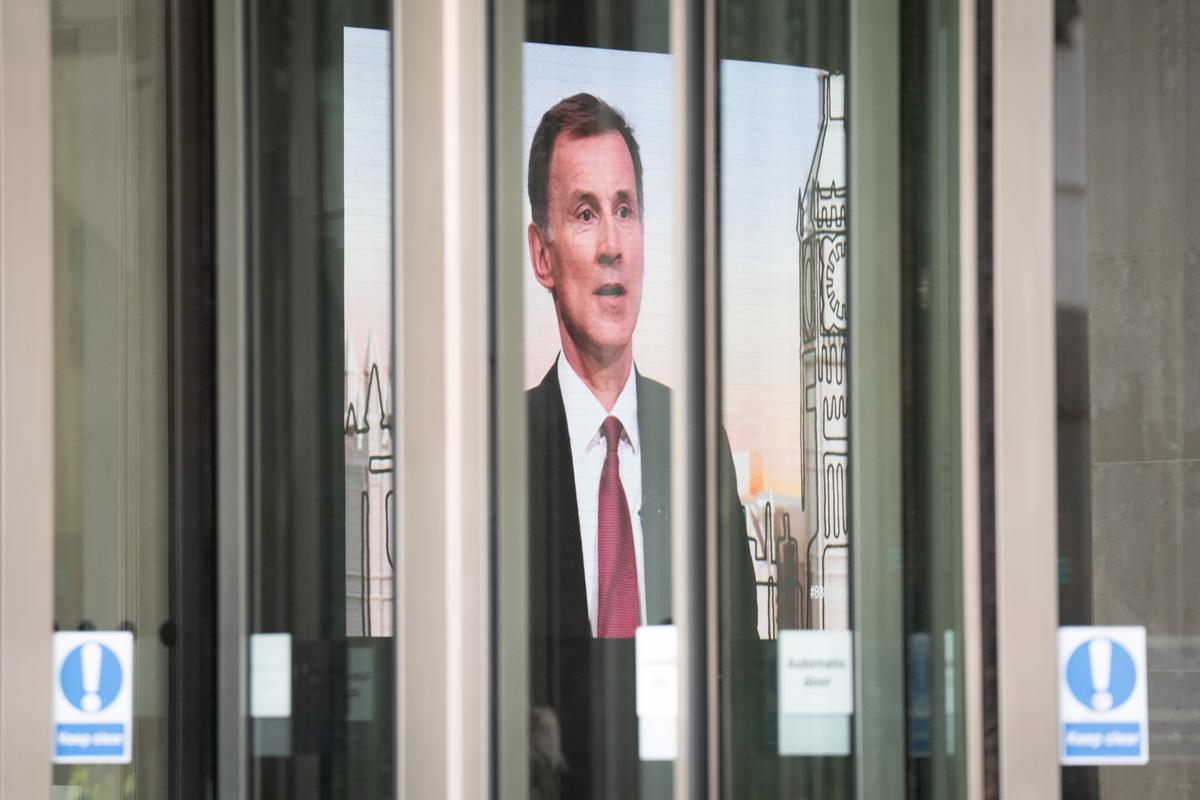 Hunt Makes Triple-Lock Pledge but Refuses to Commit to Waspi Women Payouts