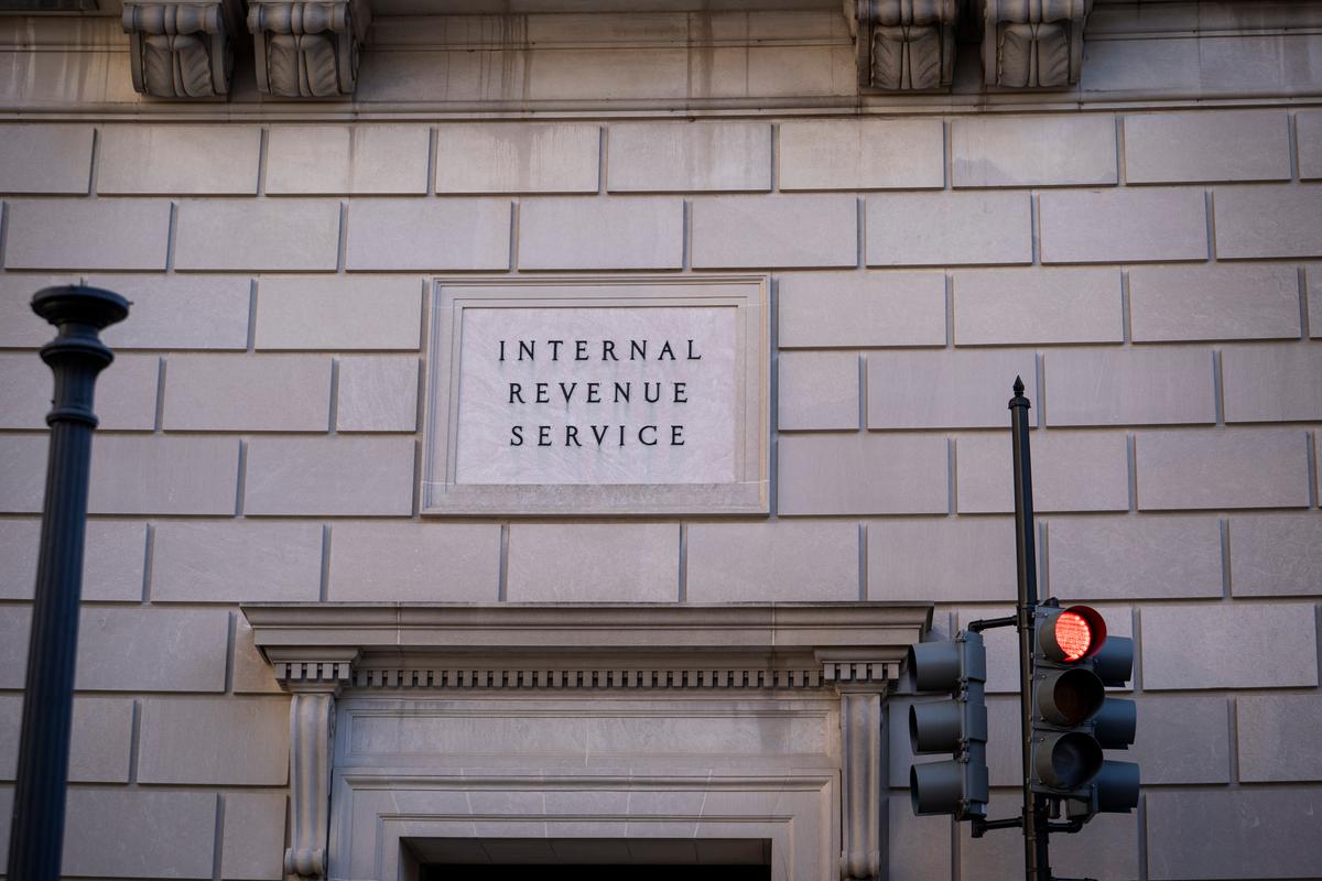 IRS Issues Tax Filing Deadline Reminder to Taxpayers Working Abroad