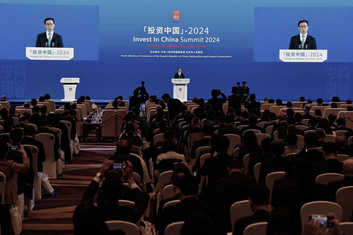 China’s Red Carpet Draws CEOs but Few Expect Their Money to Follow