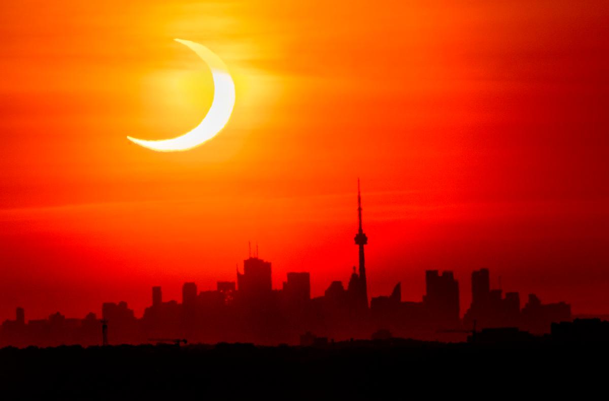 Towns on Solar Eclipse’s Path of Totality Brace for a Crush of Visitors
