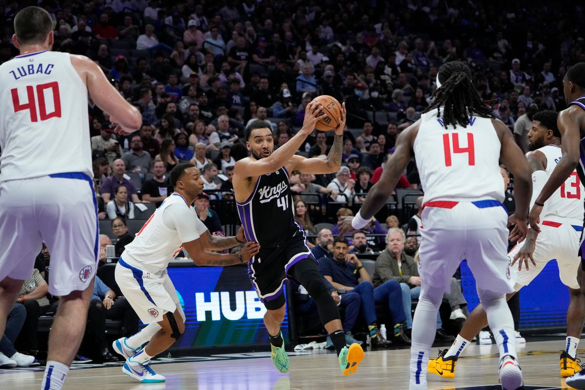 Sabonis, Defense Help Kings Get Past Clippers