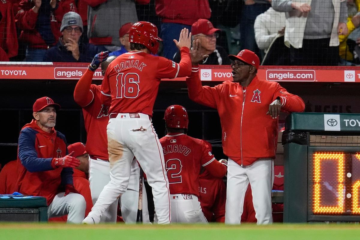 Angels Score 2 on Devers’ Error Ending Boston’s 5-game Win Streak
