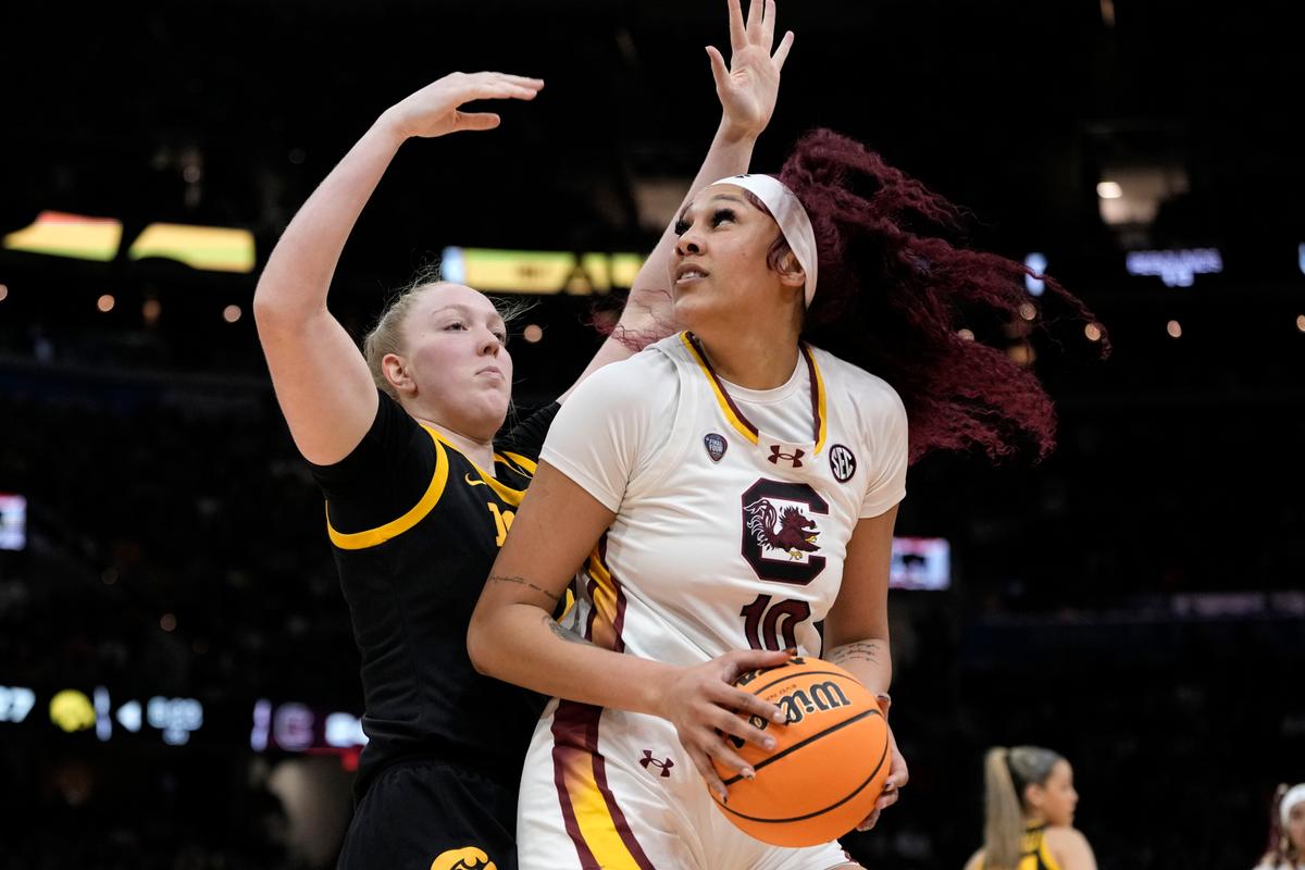 South Carolina Finishes Perfect Season by Beating Clark, Iowa in NCAA Title Game