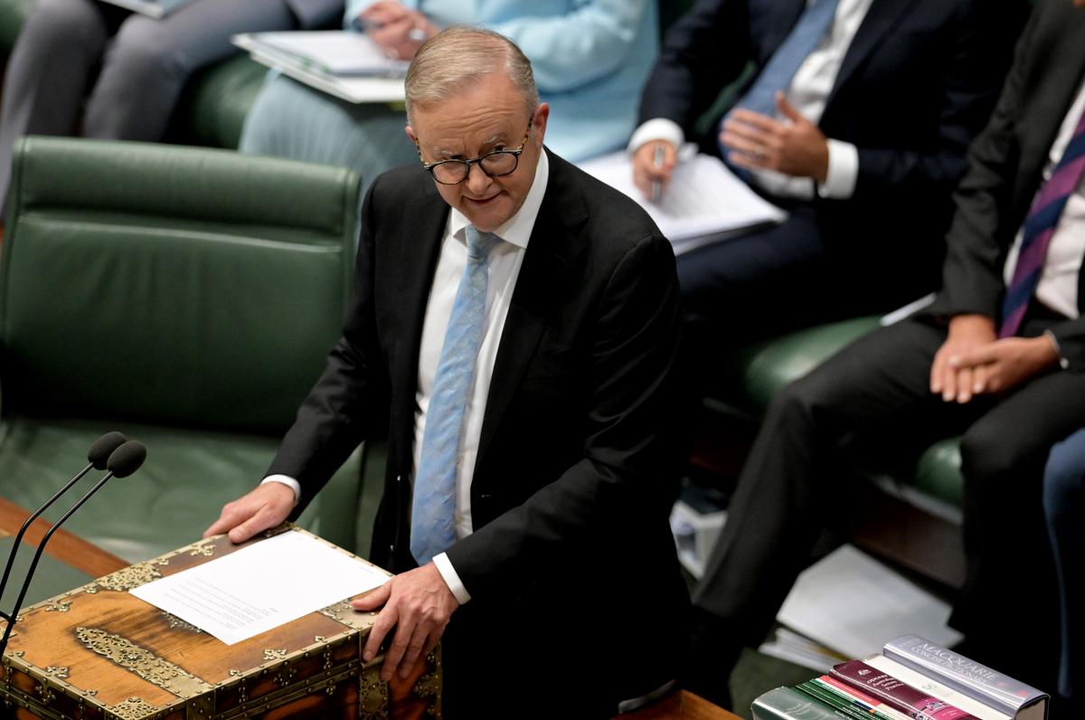 Australian PM Defends Multiculturalism After 2 Stabbing Attacks