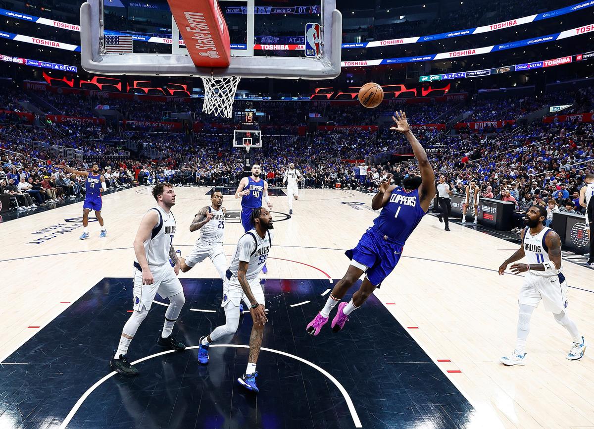 Harden, Zubac Click as Clippers Race Past Mavericks in Playoff Opener