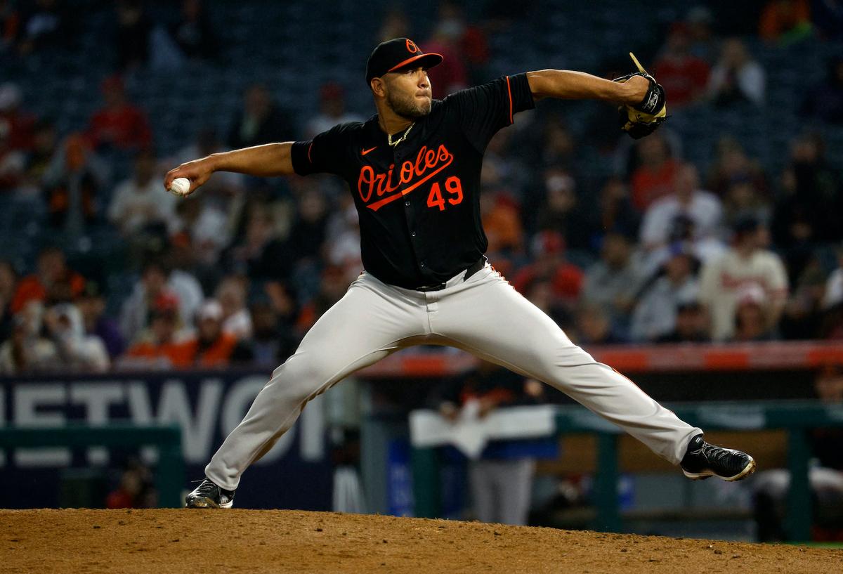 Albert Suárez Resurrects MLB Career With Orioles