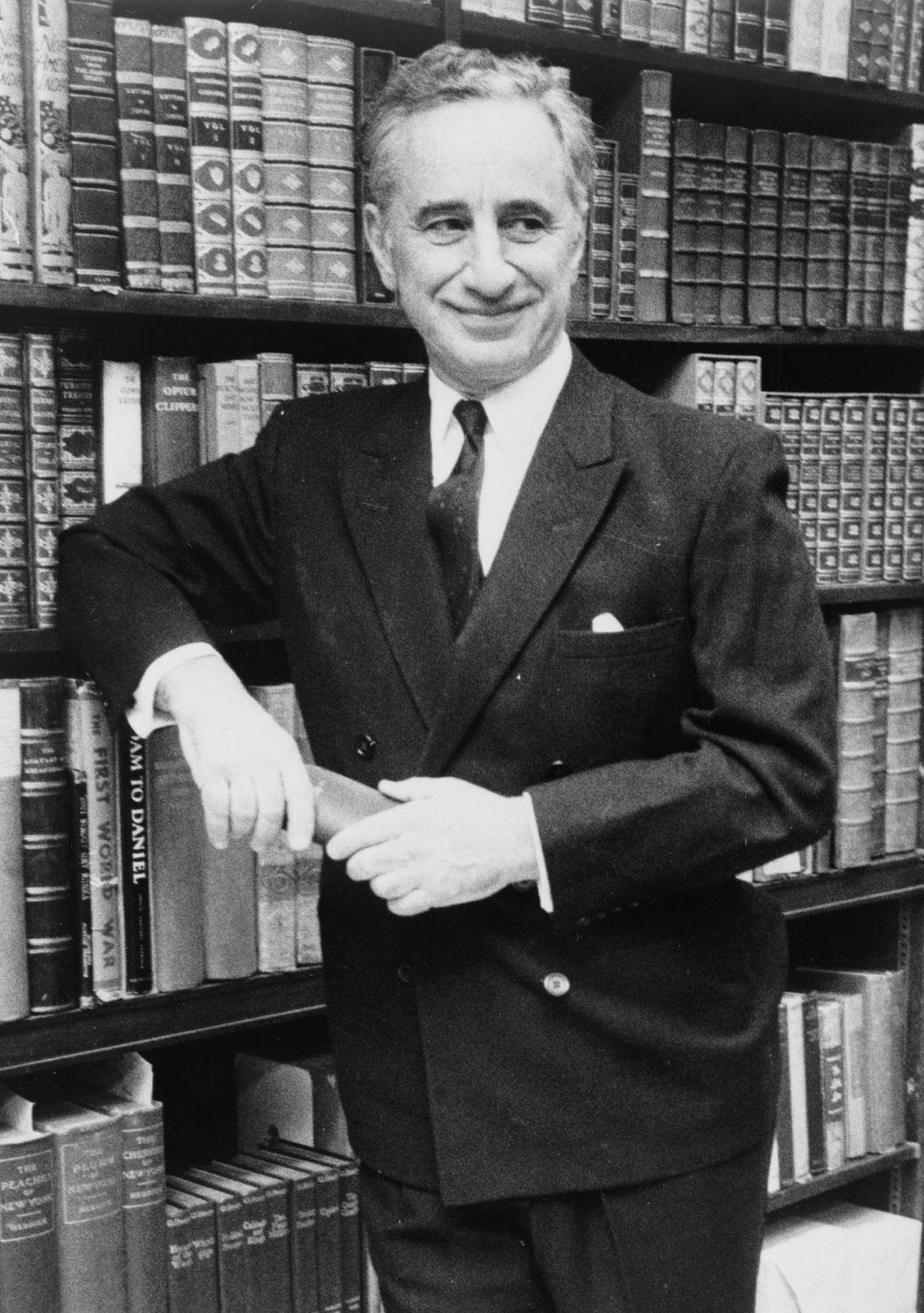 Director Elia Kazan’s Choice: America