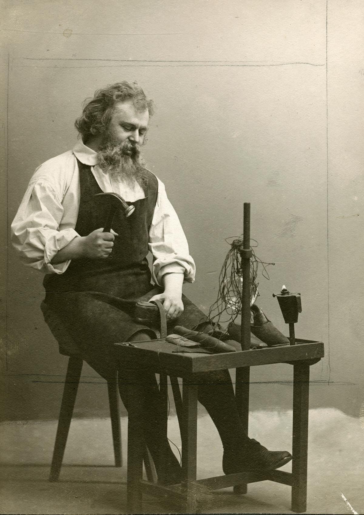 Carl Lejdström as Hans Sachs in "The Master Singers in Nürnberg" at the Royal Opera, 1900. National Collections of Music, Theatre and Dance, Stockholm. (Public Domain)