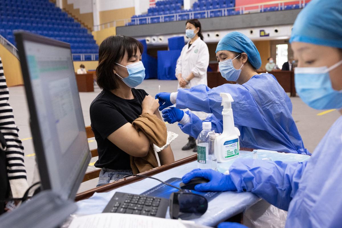 Chinese Vaccine Victims Say Lingering Illness, Official Silence Fuel Anger Toward CCP