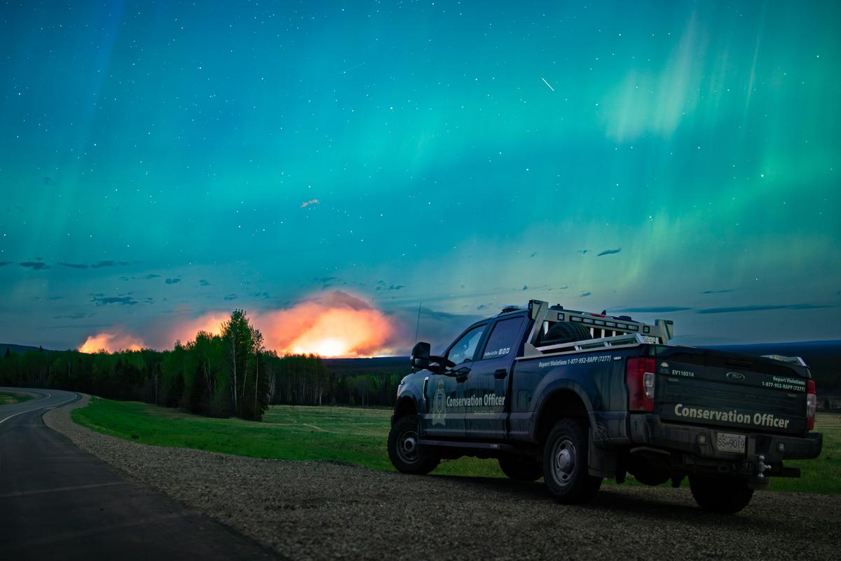 BC Town Preps ‘Last Stand’ as Wildfires Rage Across Western Canada