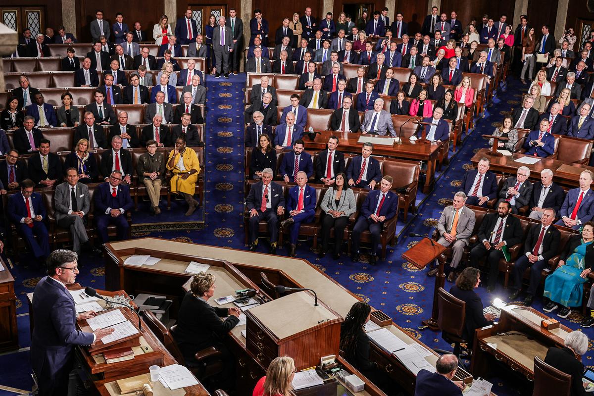 House Passes FAA Bill That Adds Reagan Airport Flights, Sends It to President’s Desk