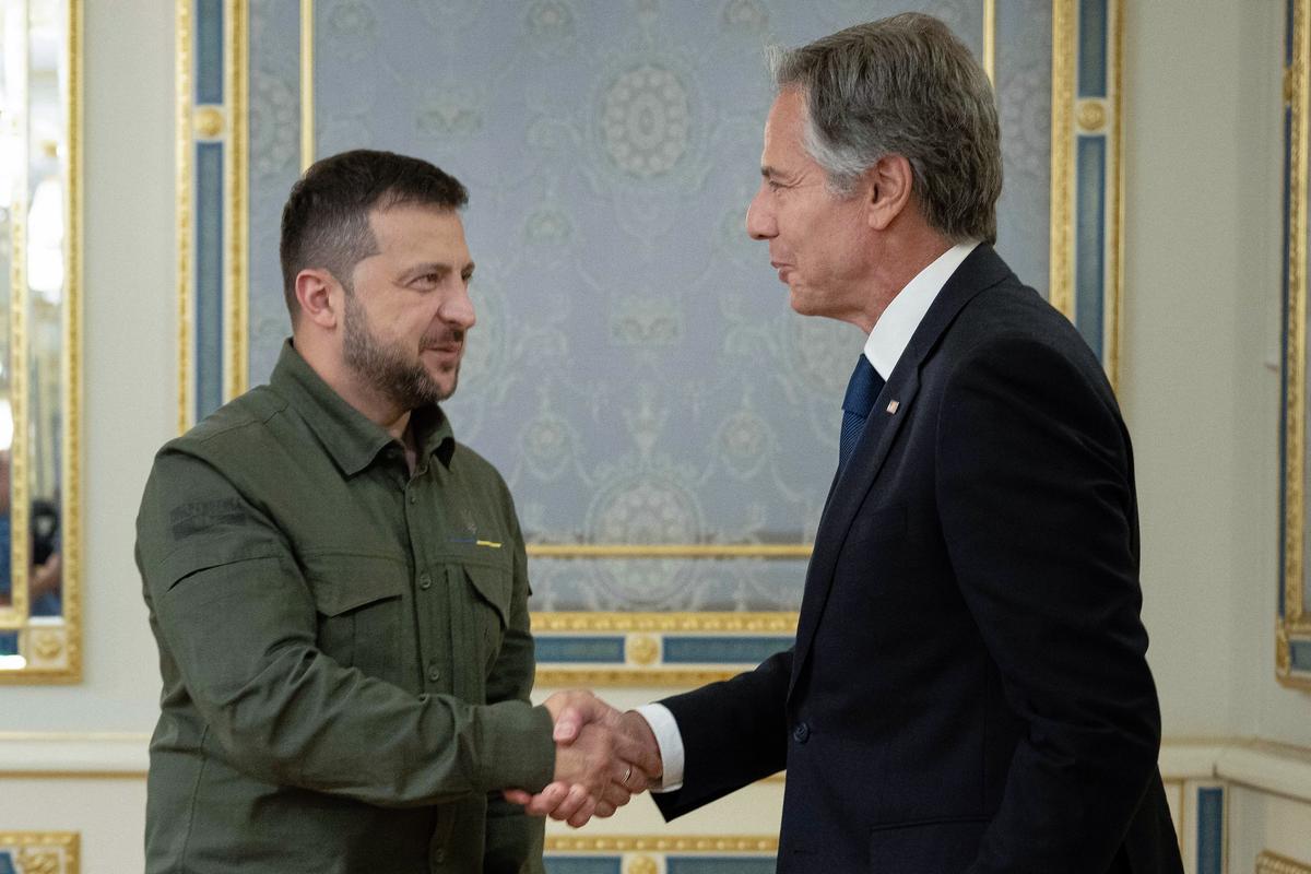 Blinken Holds Talks With Zelenskyy During Surprise Visit to Ukraine