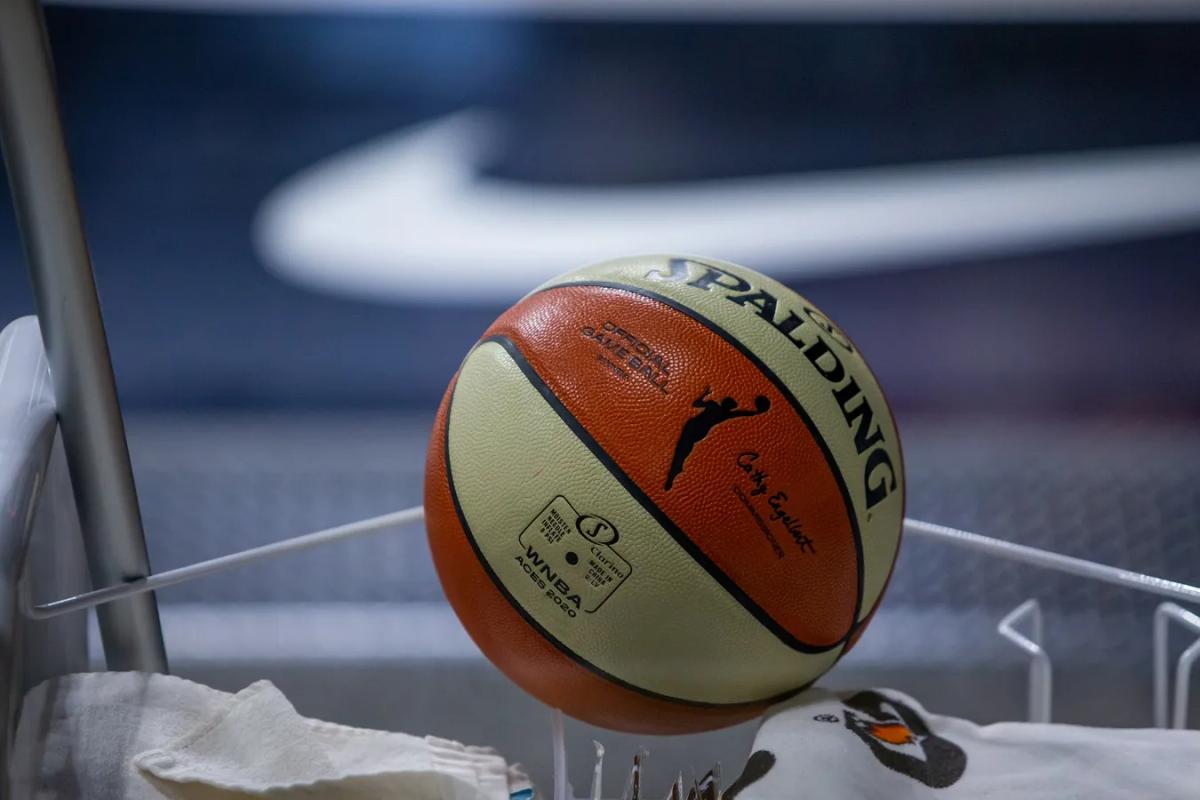 Sparks Drop Opener as Howard, Dangerfield Fuel Late Dream Run