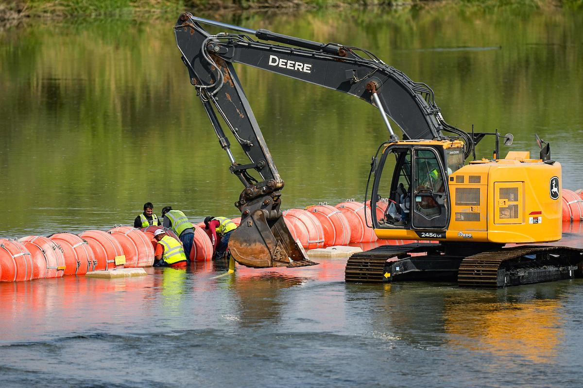 Full Fifth Circuit Hears Arguments Over the Fate of Texas’ Floating Border Wall