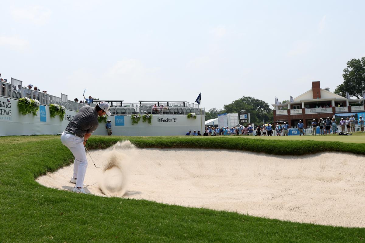 Davis Riley Leads Scottie Scheffler by 4 at Somber Colonial After the News of Player’s Death