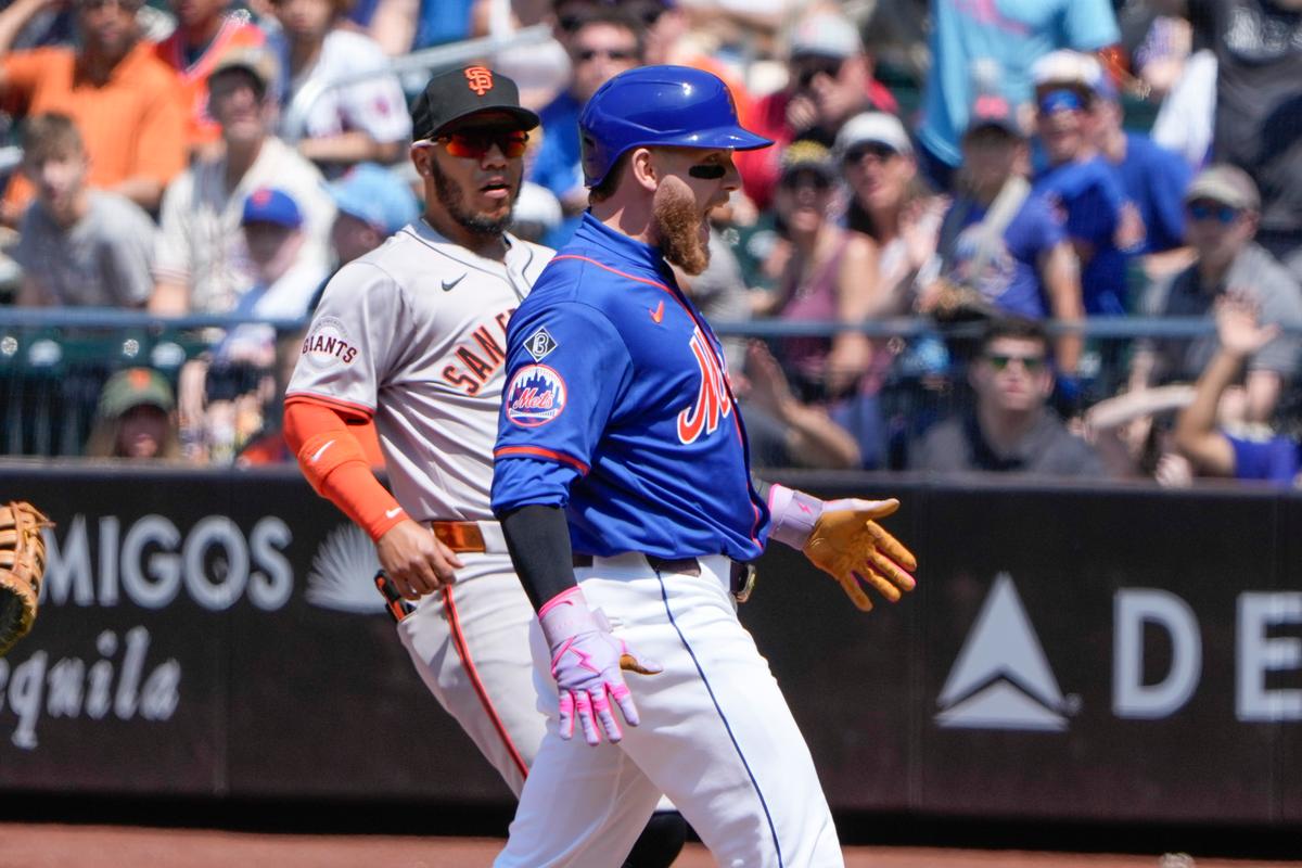 Mets Flip Script on Giants, Win With Three Ninth-Inning Runs