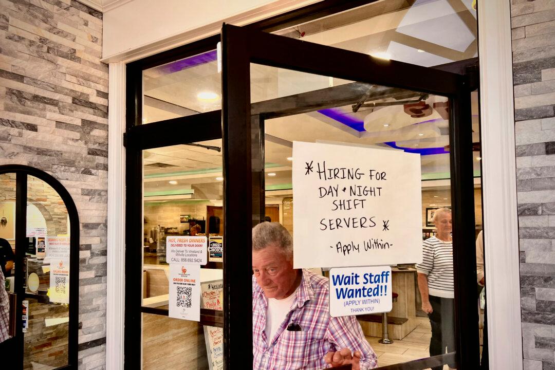 US Labor Market Stays Hot as Economy Adds 172,000 New Jobs in May