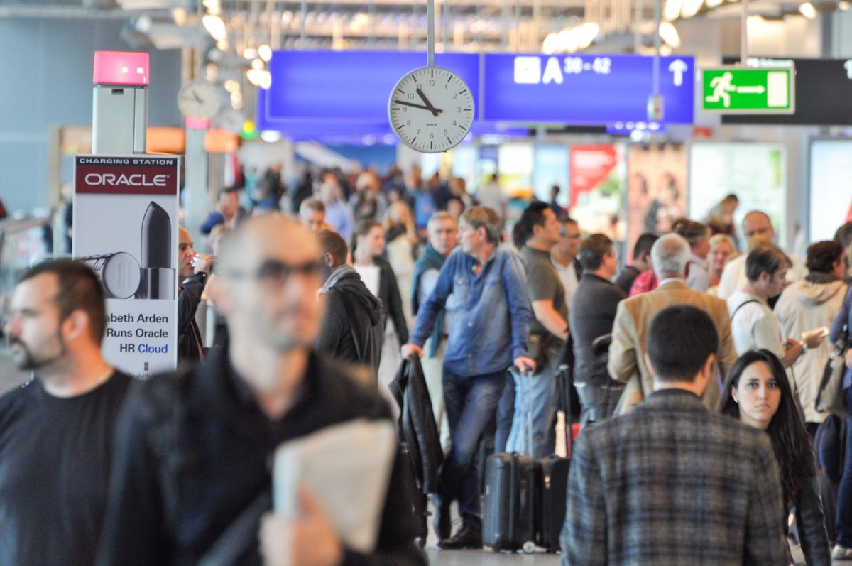 Ed Perkins on Travel: Do Frequent Flyer Programs Need Regulation?