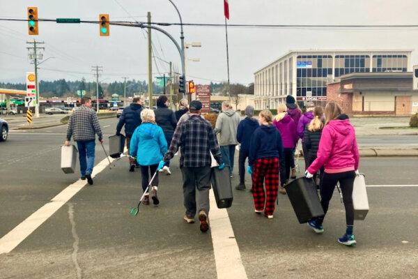 A clean-up crew heads out to pick up garbage around businesses in Duncan, B.C. (Courtesy Will Arnold)