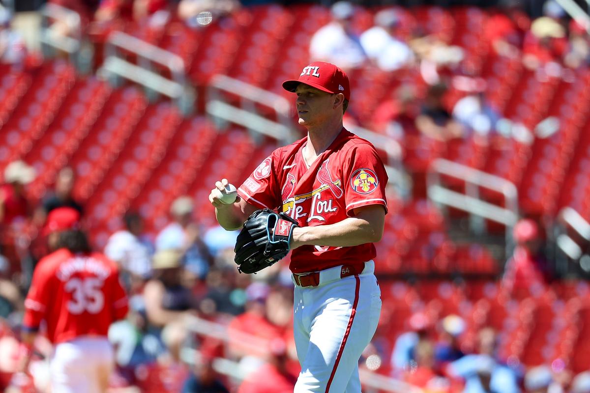 Gray Flirts With Perfection as Cardinals Cap Series Sweep of Reeling Giants