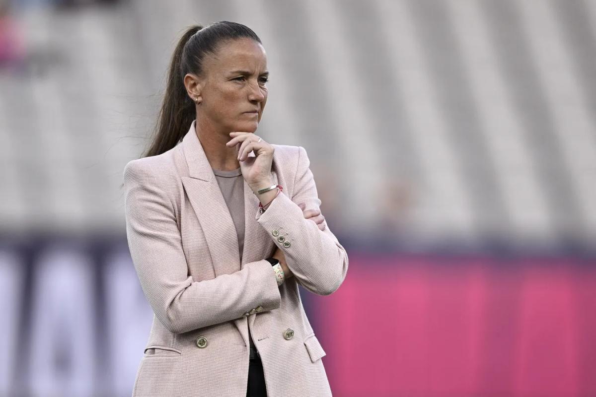 Five Months After Receiving Contract Extension, Stoney Fired as Wave Coach