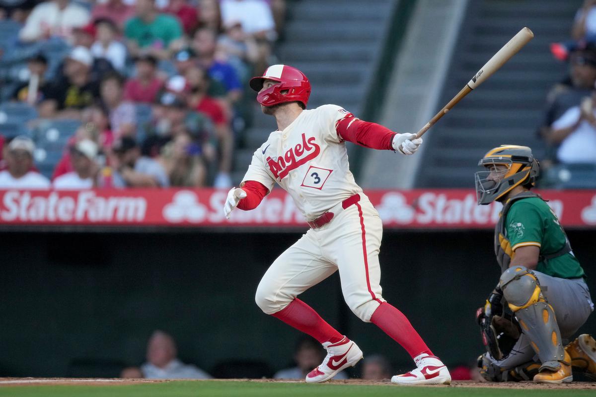 Ward Hits Two-Run Homer to Back Canning and Help Angels Beat A’s