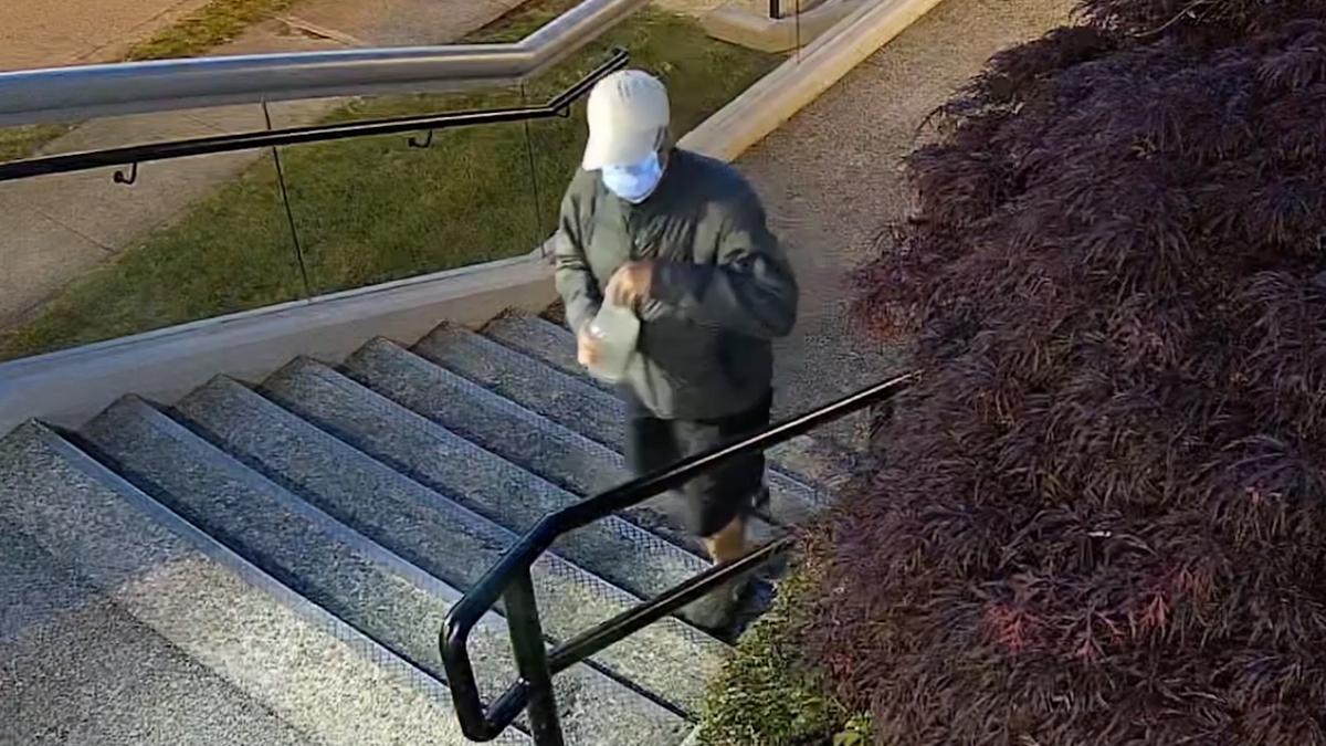 BC Rabbi Says Congregation Resilient After Arson as Police Release Video of Suspect