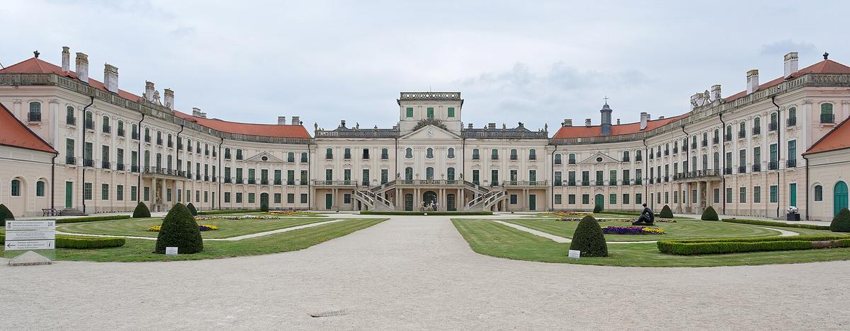 Esterhaza Palace was built over a drained swamp and plagued by winter winds and summer mosquitos. Despite this, its nickname is "The Little Versailles." (<a title="User:Jakubhal" href="https://commons.wikimedia.org/wiki/User:Jakubhal">Jakub Halun</a>/<a href="https://creativecommons.org/licenses/by-sa/4.0/deed.en">CC BY-SA 4.0</a>)