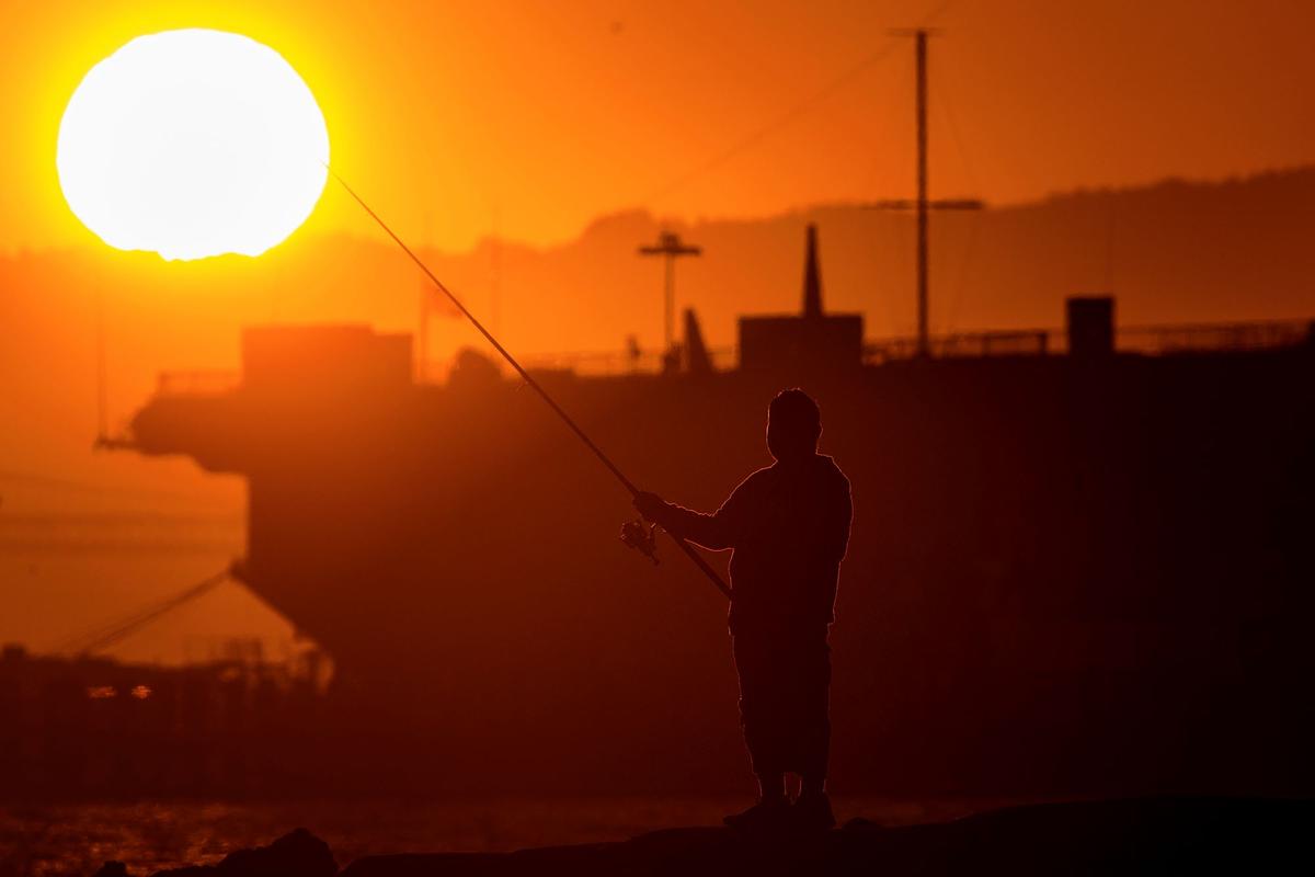 High Heat Builds in California and South-Central US