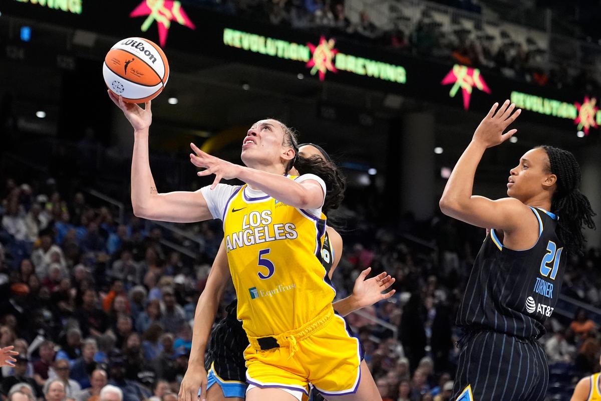 Short-Handed Mercury Gets 31 Points From Cloud in Win Over Sparks