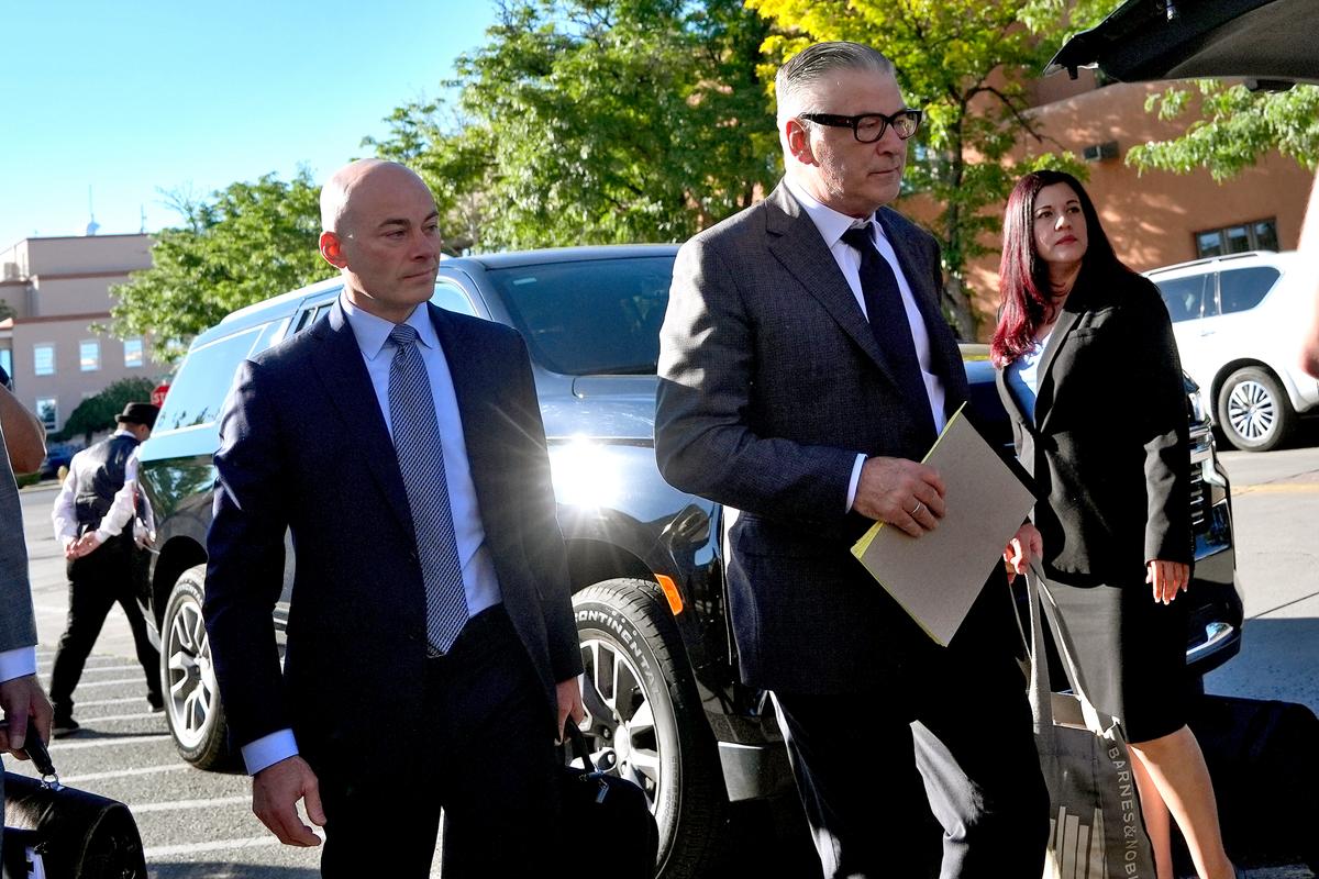 Jury Is Seated in Alec Baldwin’s Involuntary Manslaughter Trial in New Mexico