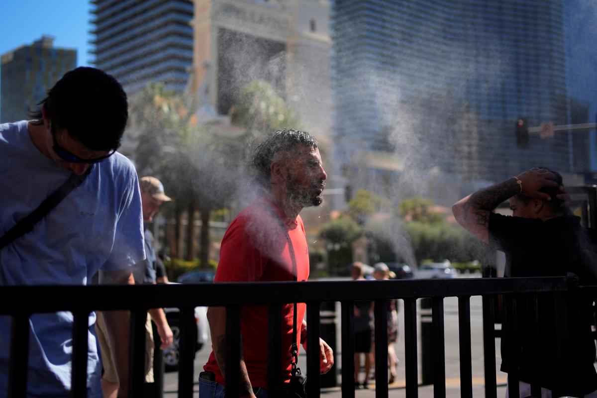 Las Vegas Eyes Record of 5th Consecutive Day Over 115 Degrees as Heat Wave Continues to Scorch US