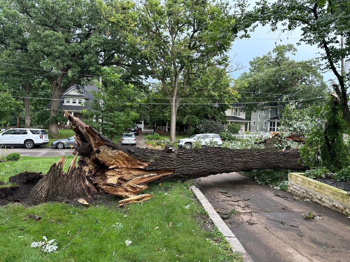Severe Storms With Tornadoes Whip Through Midwest, Cutting Power to 460,000