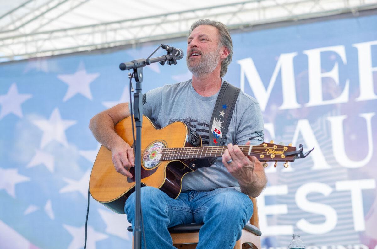 Country Star Darryl Worley’s 16-Year-Old Daughter Recovering After Being Injured in ‘Bad Wreck’