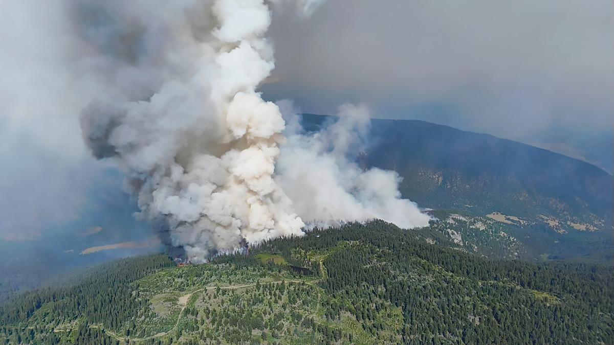 ‘Tactical Evacuations’ as BC Interior Wildfire Grows: Minister