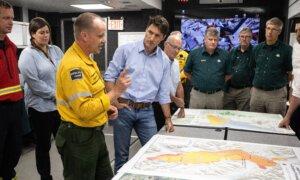 Trudeau Meets Officials, Evacuees Following Jasper Wildfire