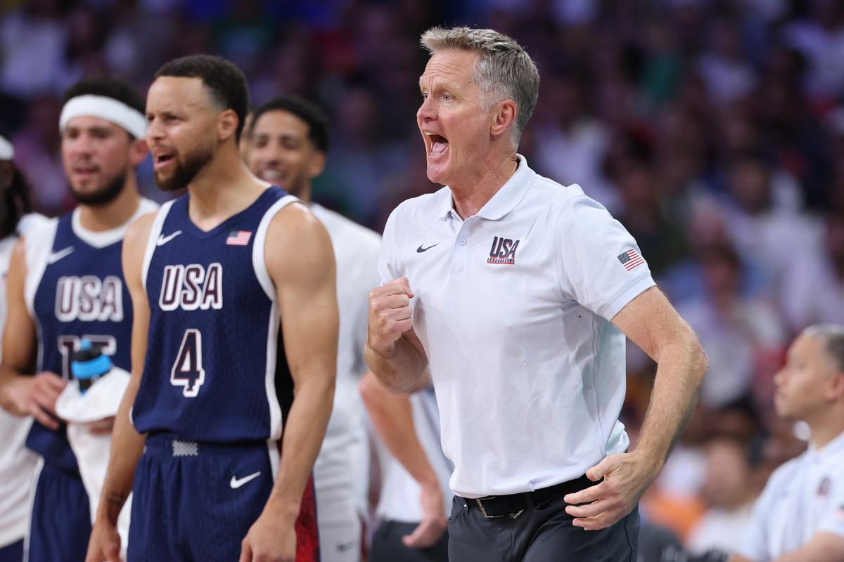 Noise-Canceling Speaker: It’s Go Time for Kerr, Men’s Basketball Team in Paris