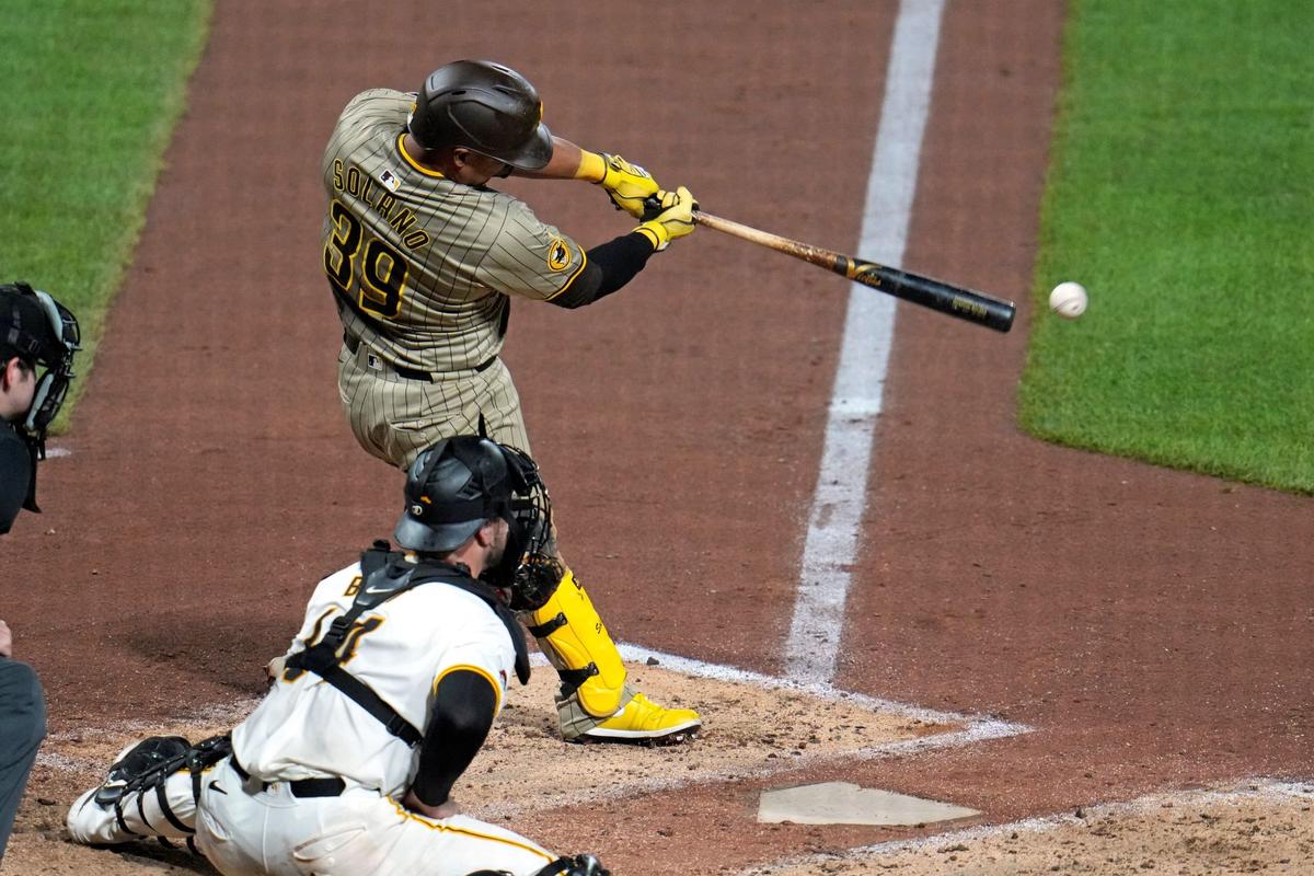 Lengthy Rain Delay Doesn’t Deter Padres in Victory Over Pirates