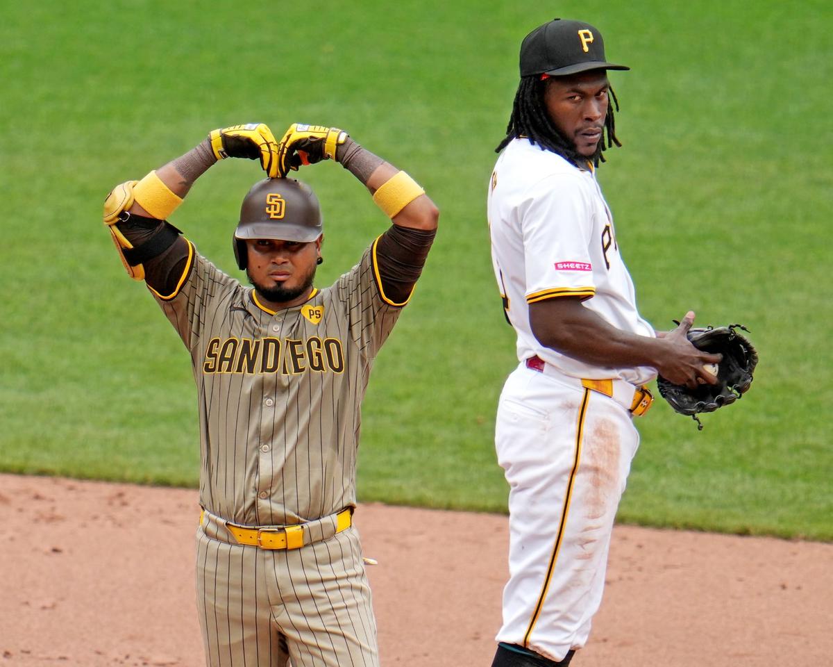 Padres Score Three Runs in Ninth Inning to Beat Pirates, Sweep Series