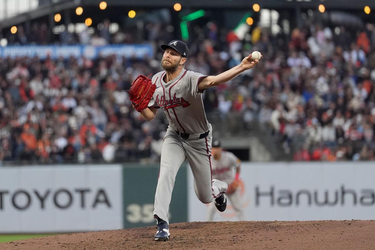 Sale, Snell Star in Scoreless Duel Before Braves Edge Giants in 10 Innings