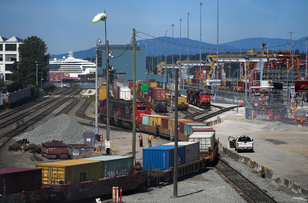 ‘Terrible for the Whole Country’: Farmers Worried About Looming Rail Strike