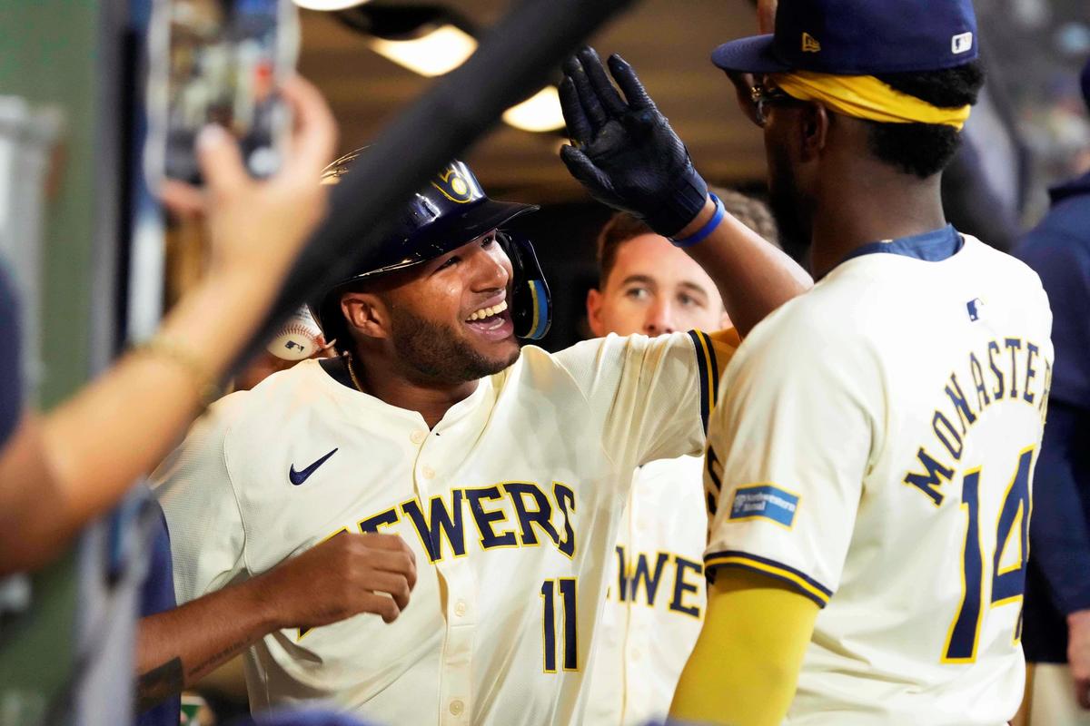 Brewers Rally Late Against Dodgers to Gain Split of Four-Game Series Matching Division Leaders