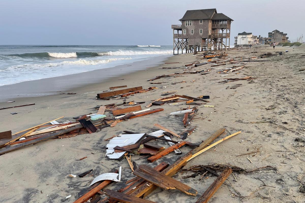 Ernesto Regains Hurricane Strength, Sends Powerful Swells, Dangerous Rip Currents to US East Coast