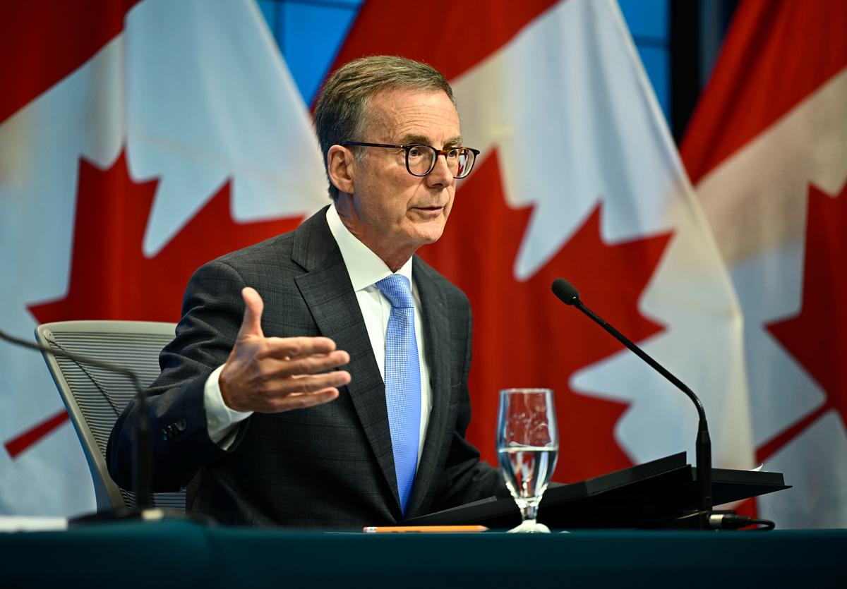 Central Bank Governor Urges Canada to Reduce Trade Barriers Amid Supply Chain Risks