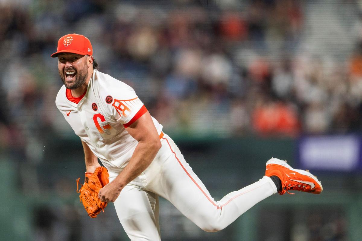 Ray Bounces Back From Poor Outing, Strikes out Nine as Giants Beat White Sox
