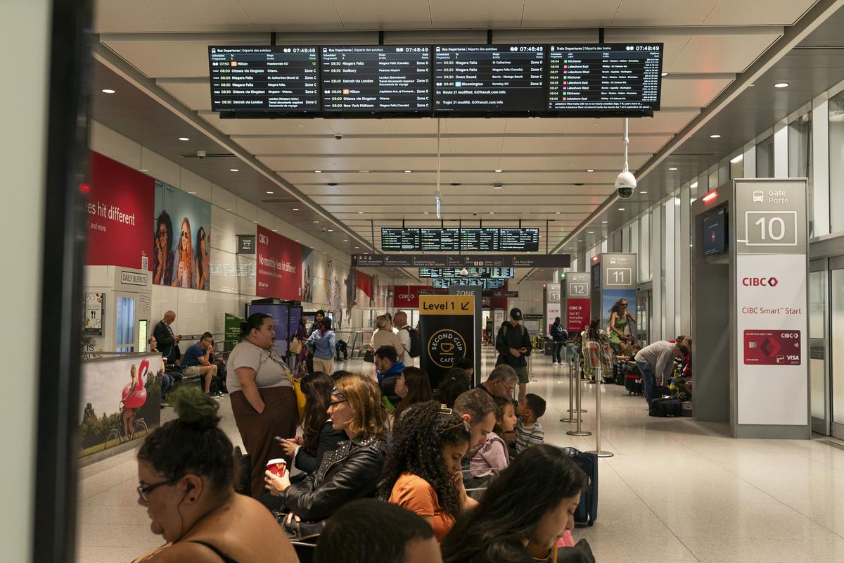 Disruptions to Major Commuter Lines Continue Amid Railway Labour Dispute