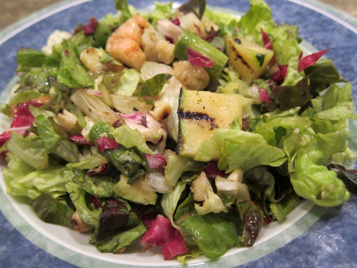 Grilled Vegetable and Shrimp Salad Is Nice Way to Wind Down Summer